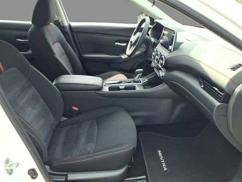 Certified 2025 Nissan Sentra SR FWD image 14