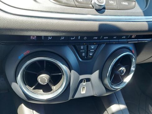 Used 2020 Chevrolet Blazer LT w/ LPO, Black Grille Bar Package FWD image 35