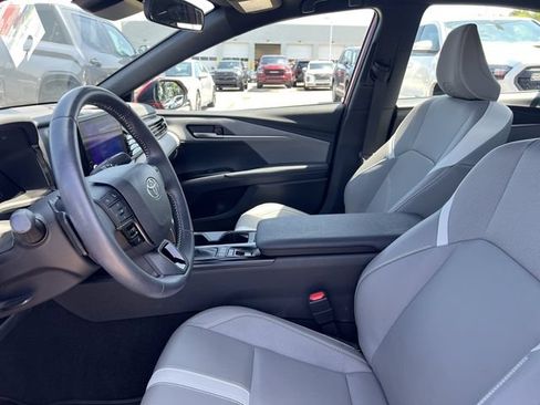 Used 2025 Toyota Camry SE FWD image 13