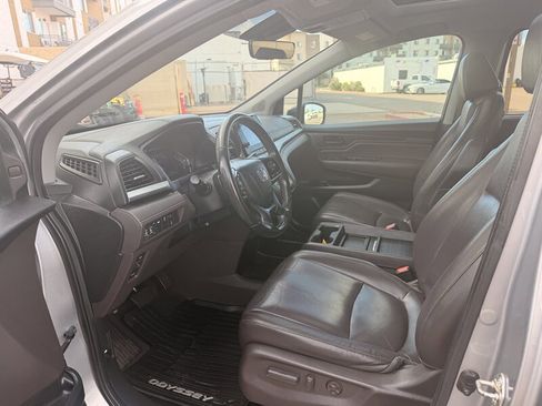 Used 2018 Honda Odyssey EX-L image 9