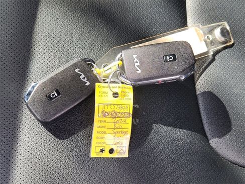 Certified 2024 Kia Sportage EX image 32