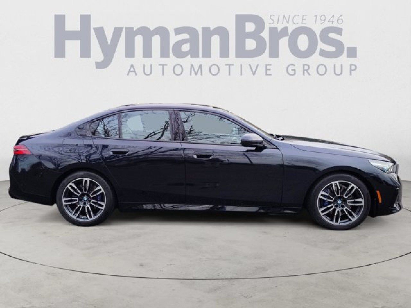 Used 2024 BMW 530i xDrive w/ M Sport Package AWD/4WD image 2