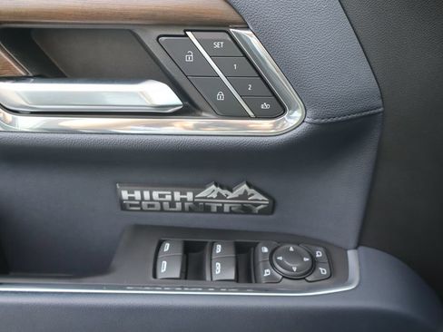 Used 2024 Chevrolet Silverado 1500 High Country w/ High Country Premium Package AWD/4WD image 24