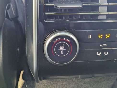 Used 2023 Land Rover Range Rover Long Wheelbase SE image 19