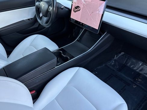 Used 2018 Tesla Model 3 Long Range image 15