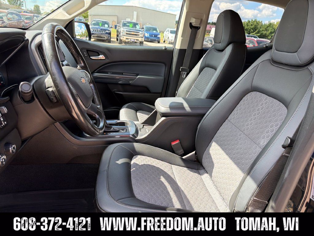 Used 2021 Chevrolet Colorado Z71 w/ Z71 Midnight Edition AWD/4WD image 19