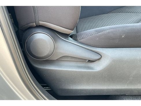 Used 2021 Toyota Highlander L FWD image 23