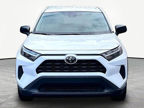 Used 2024 Toyota RAV4 LE FWD image 4