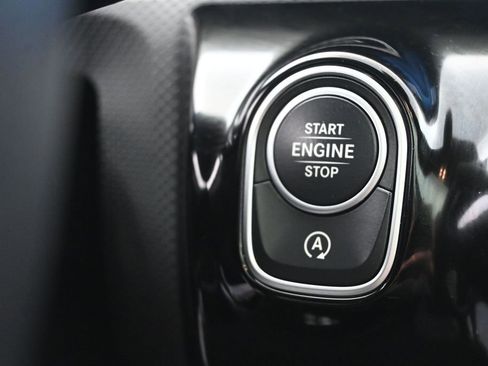 Used 2025 Mercedes-Benz CLA 250 4MATIC image 23