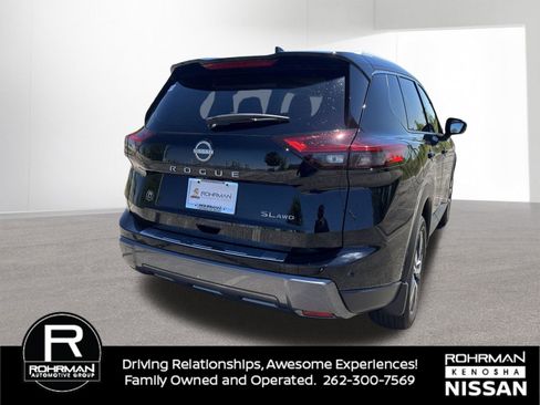 Certified 2025 Nissan Rogue SL w/ SL Premium Package AWD/4WD image 5