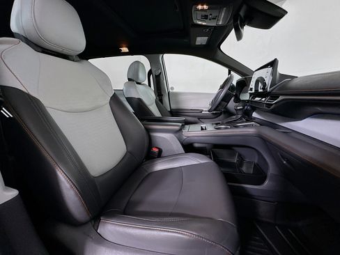 Used 2021 Toyota Sienna XSE image 32