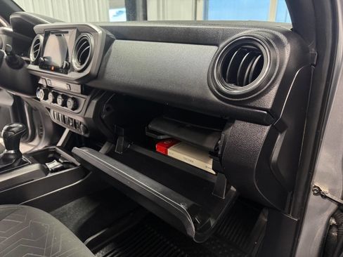 Used 2016 Toyota Tacoma TRD Off-Road image 21