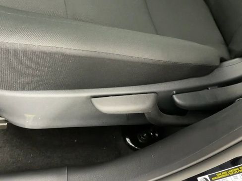 New 2025 Nissan Kicks Play S image 28