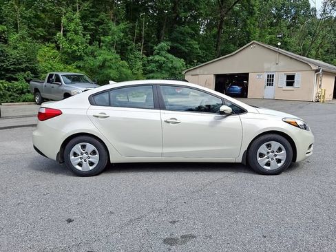 Used 2015 Kia Forte LX FWD image 13