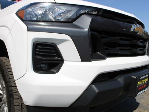 Used 2023 Chevrolet Colorado LT w/ LT Convenience Package AWD/4WD image 5