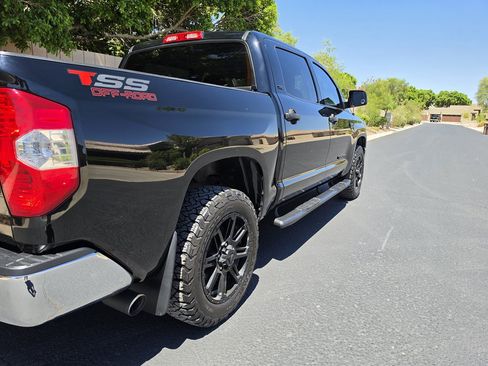 Used 2018 Toyota Tundra SR5 w/ SR5 Upgrade Package AWD/4WD image 4