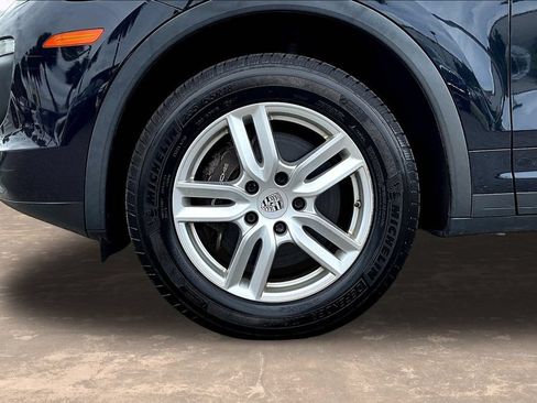 Used 2017 Porsche Cayenne AWD/4WD image 32