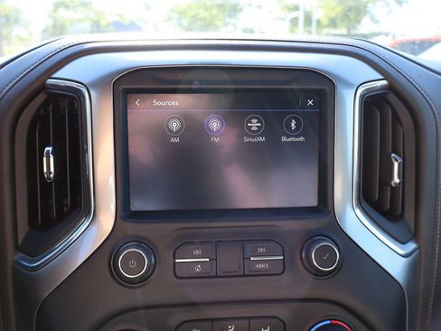 Used 2020 Chevrolet Silverado 1500 LT Trail Boss AWD/4WD image 32