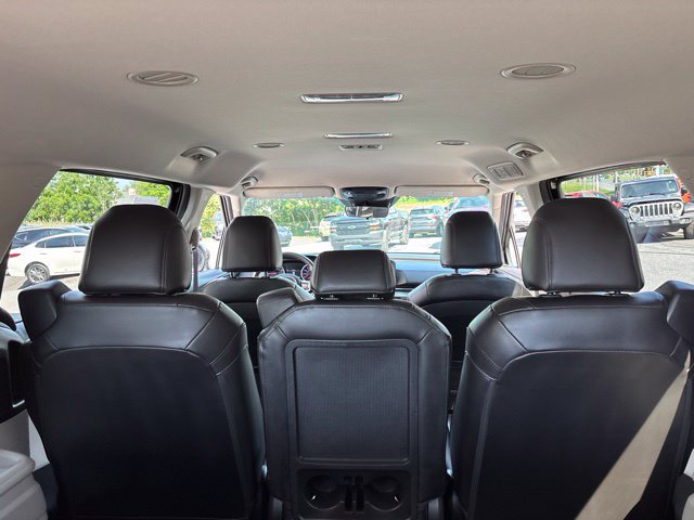 Used 2023 Kia Carnival LX FWD image 13