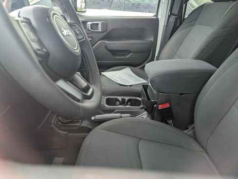 Used 2023 Jeep Gladiator Sport AWD/4WD image 8