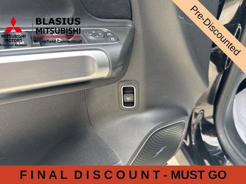 Used 2021 Mercedes-Benz GLB 250 4MATIC w/ AMG Line image 49