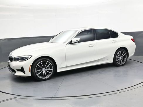 Used 2019 BMW 330i xDrive Sedan w/ Convenience Package AWD/4WD image 9