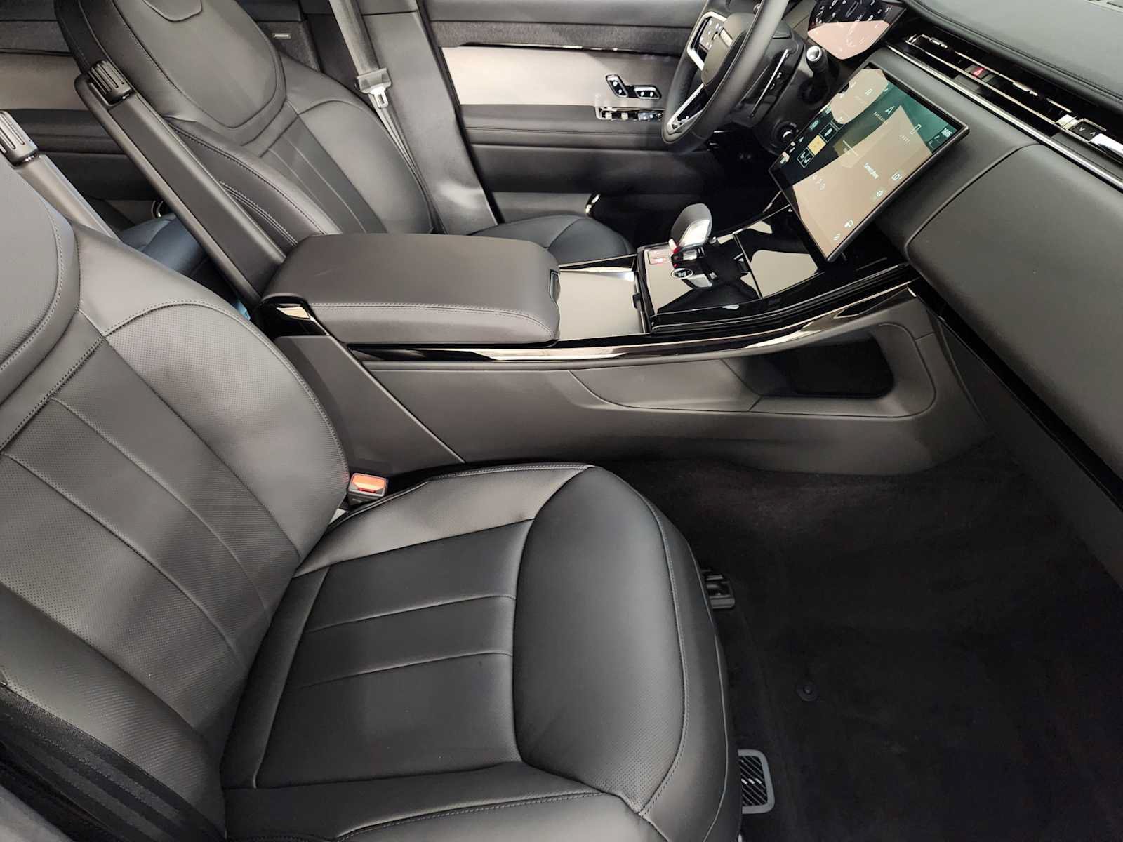 New 2027 Land Rover Range Rover Sport SE AWD/4WD image 3