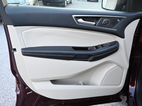 Used 2020 Ford Edge Titanium AWD/4WD image 19