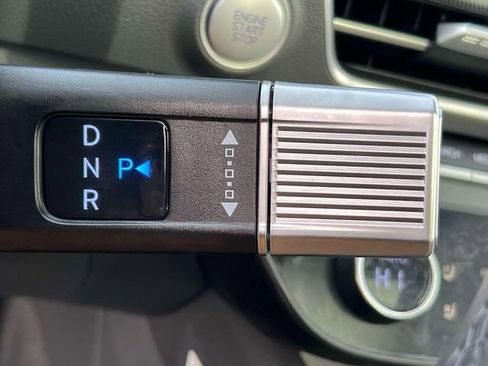 Used 2025 Hyundai Sonata Limited image 27