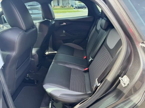 Used 2018 Ford Focus ST image 29
