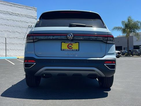 New 2025 Volkswagen Taos SE image 10