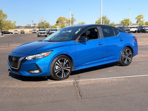 Used 2022 Nissan Sentra SR w/ Electronics Package FWD image 2
