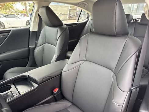 New 2025 Lexus ES 350 w/ Premium Package image 21