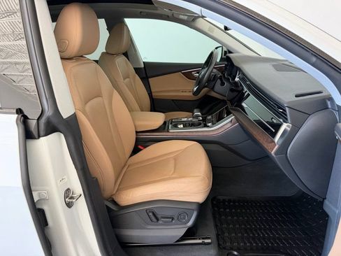 Used 2019 Audi Q8 Premium Plus w/ Premium Plus AWD/4WD image 19
