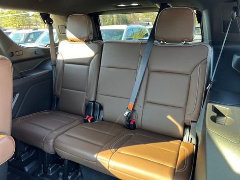 Used 2021 Chevrolet Tahoe High Country w/ Premium Package image 20