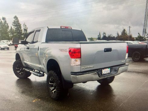 Used 2010 Toyota Tundra 4x4 Double Cab image 2