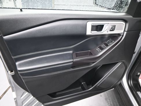 Used 2020 Ford Explorer Limited AWD/4WD image 21