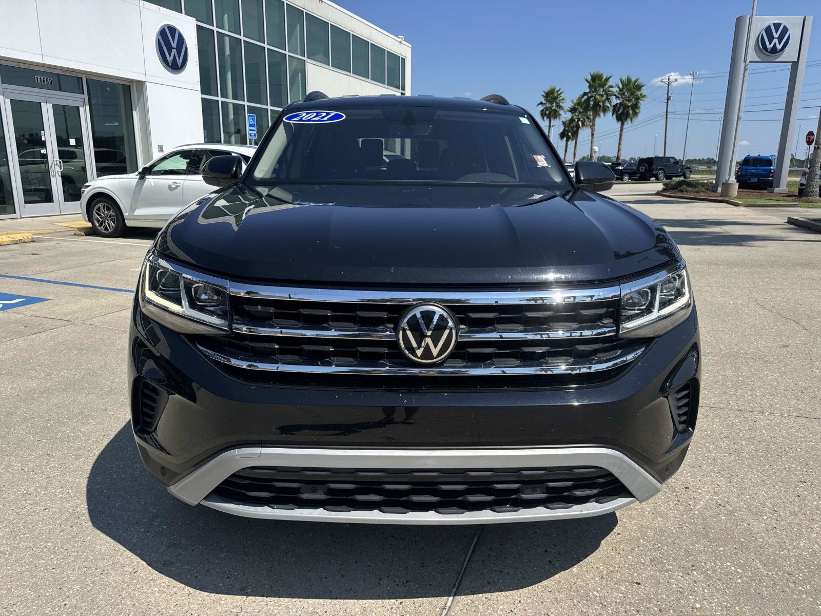 Used 2021 Volkswagen Atlas SE w/ Towing Package FWD image 2