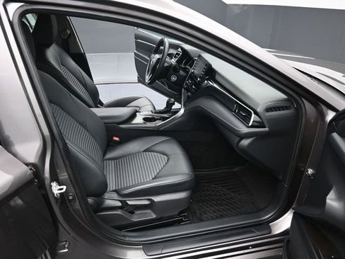 Used 2022 Toyota Camry SE image 27