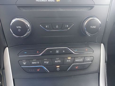 Used 2017 Ford Edge SEL w/ Equipment Group 201A AWD/4WD image 17