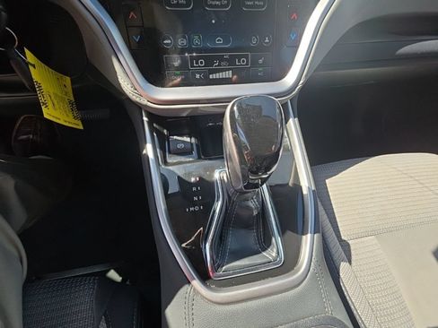 Used 2024 Subaru Outback Premium AWD/4WD image 16
