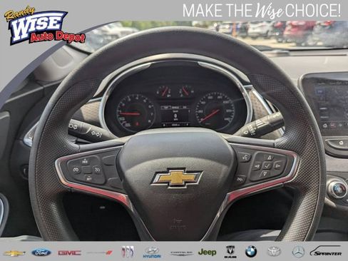 Used 2019 Chevrolet Malibu LT FWD image 11