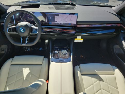 New 2026 BMW 550e xDrive w/ Executive Package image 10