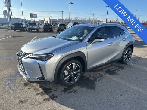 Used 2025 Lexus UX 300h FWD image 3