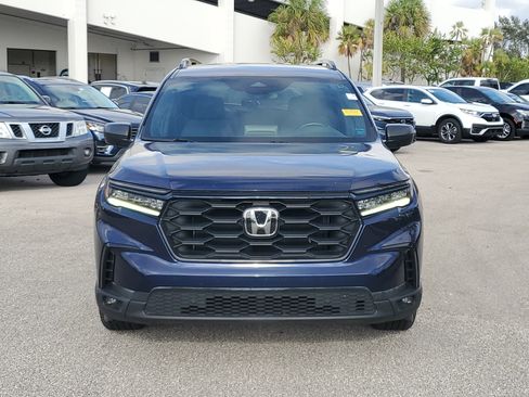 Used 2023 Honda Pilot Sport image 2