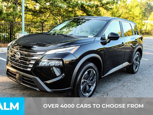 Used 2025 Nissan Rogue SV FWD image 2