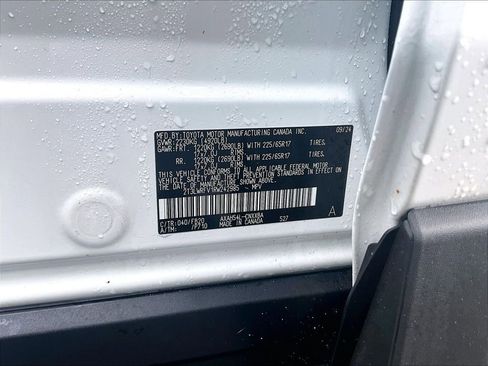 Used 2024 Toyota RAV4 LE AWD/4WD image 36