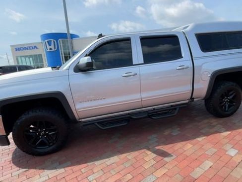 Used 2017 Chevrolet Silverado 1500 LT w/ All Star Edition AWD/4WD image 6