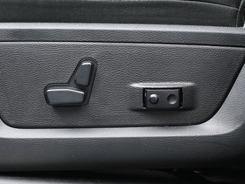 Used 2019 RAM 2500 Laramie AWD/4WD image 10