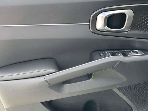 Certified 2026 Kia Sorento LX FWD image 25